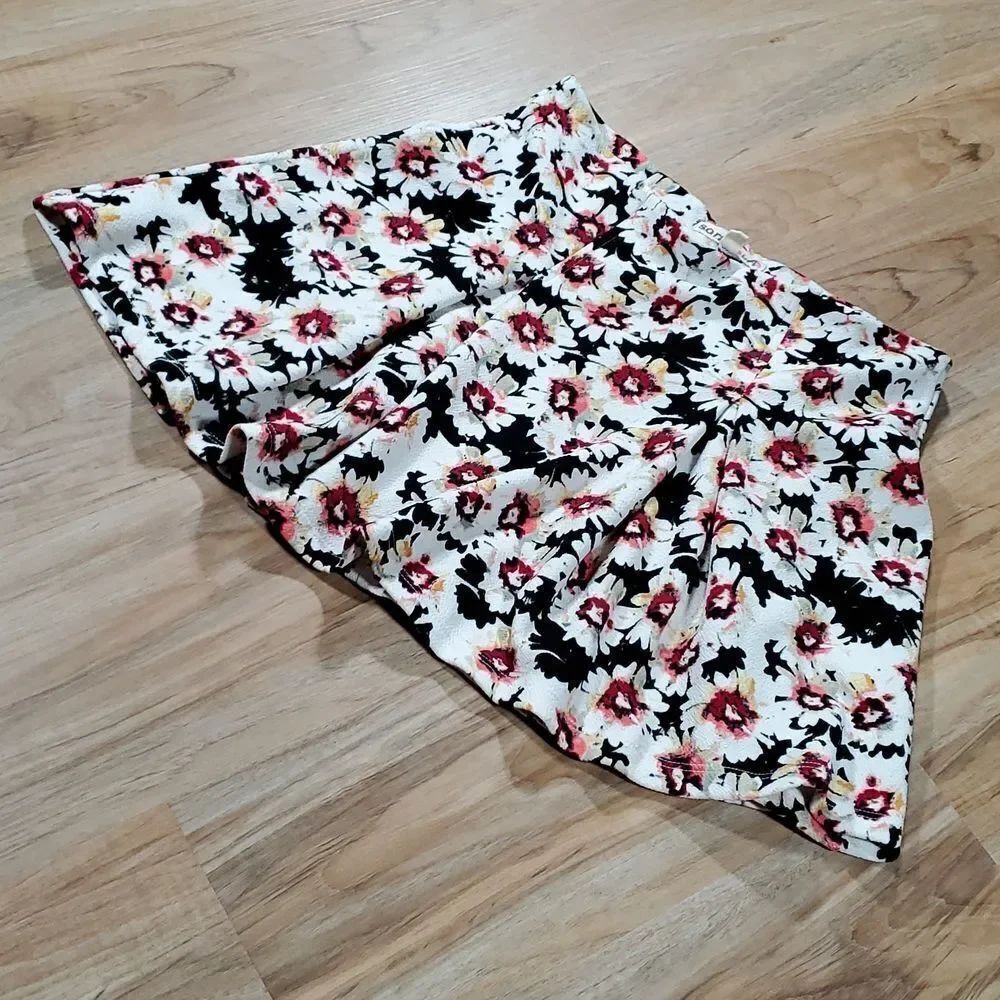 🔺️So Rad Cream Floral Print Skater Skirt Large